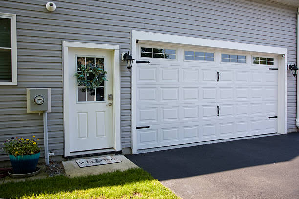 24/7 Emergency Garage Door Panel Replacement experts in Verona, WI